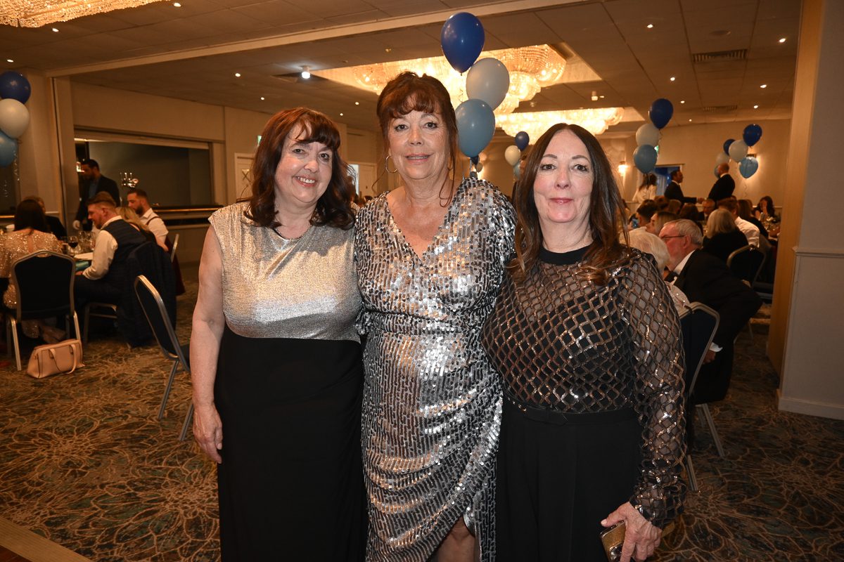 3 sisters in the room